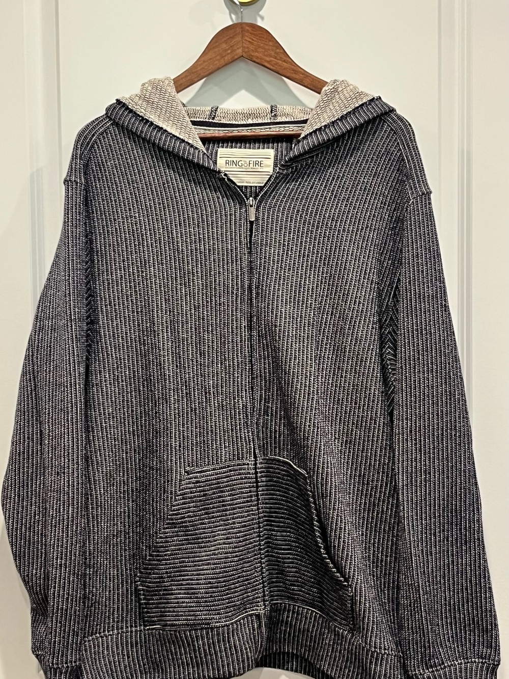 Ring of Fire Men's Black & Cream Zip-Up Hooded Sweater